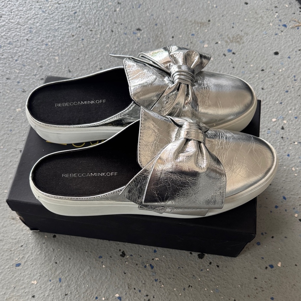 Rebecca Minkoff Metallic Silver Bow Slip-On Mules - Picture 2 of 4